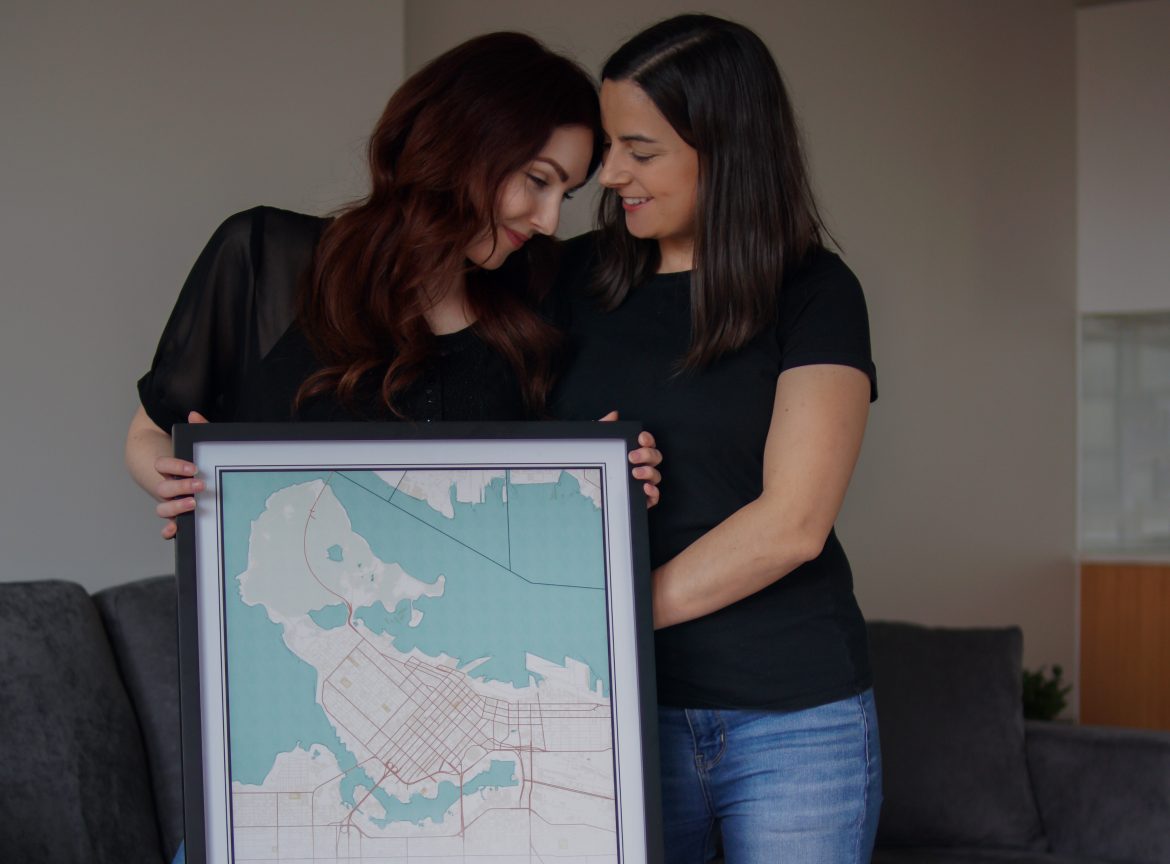 Mapiful Home Lesbian Couple